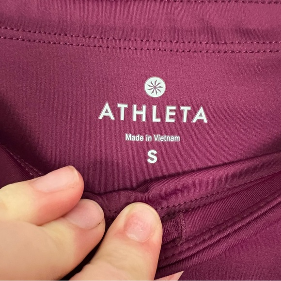 Athleta Women's Purple Laser Mesh Sonar Capri Leggings Sz S - Picture 5 of 7